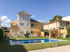 Apartamento con balcón, piscina y parking en La Horta 151B - INMO22